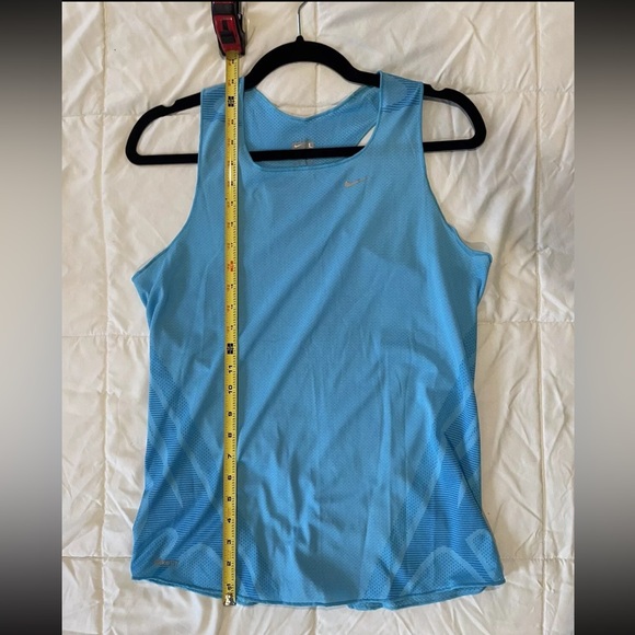 Women’s Nike Mesh Running Shirt - Size Large - Picture 3 of 6